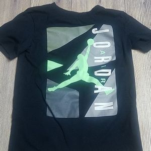 Boys Air Jordan T-shirt Size Medium